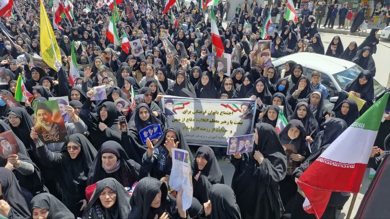 شعر خوانی حماسی در مراسم اربعین امام شهید در کوهدشت + فیلم