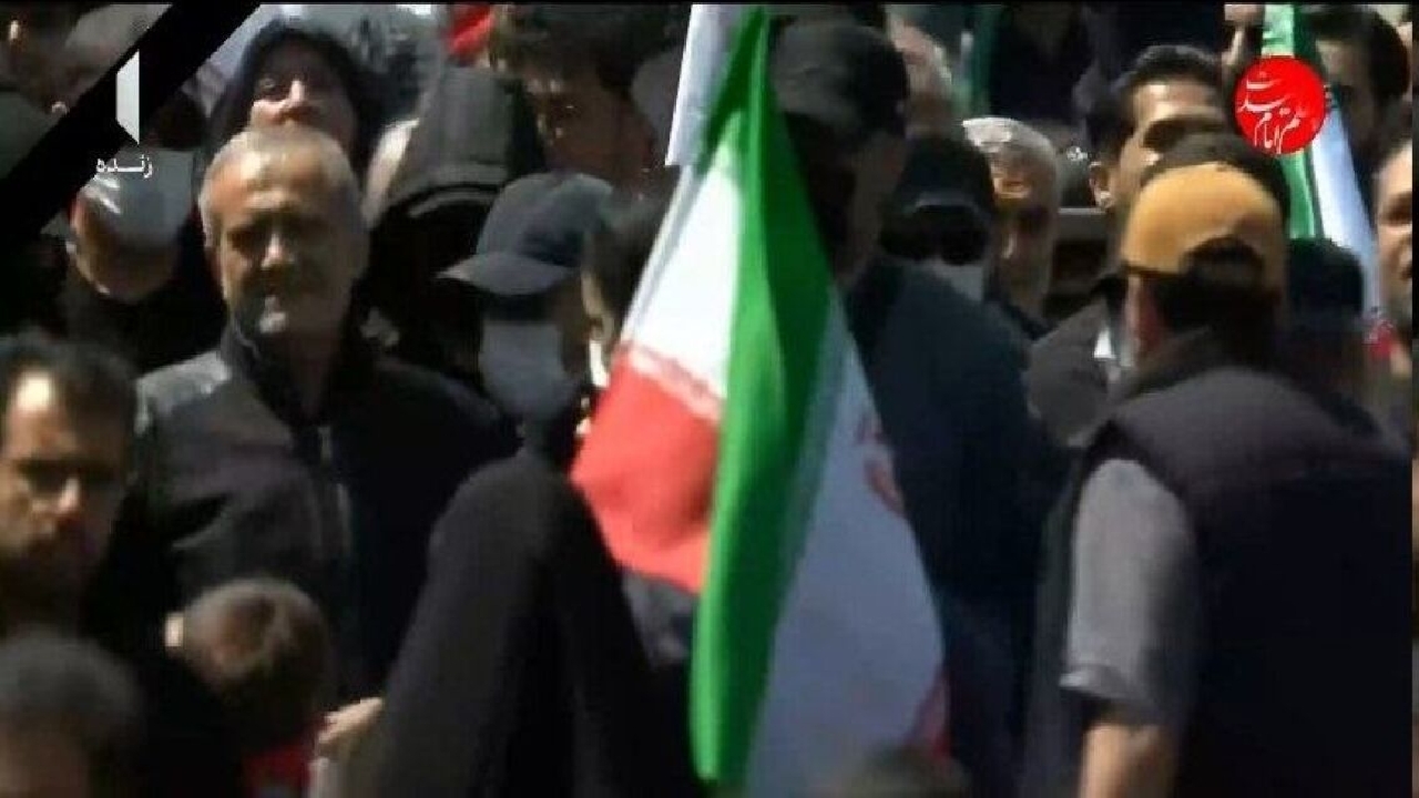 حضور رئیس‌جمهور در جمع سوگواران چهلم رهبر شهید انقلاب