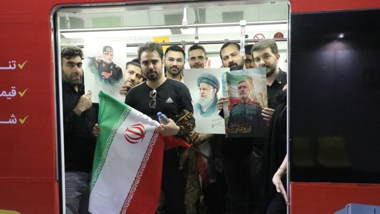 خدمت‌رسانی متروی تهران به نمازگزاران در ۲۱ فروردین