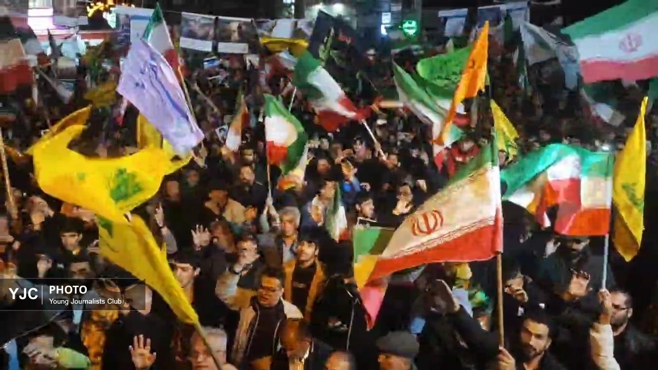 شور حماسی چهلمین شب قیام عاشورایی خرم آبادی‌ها در خیابان انقلاب + فیلم