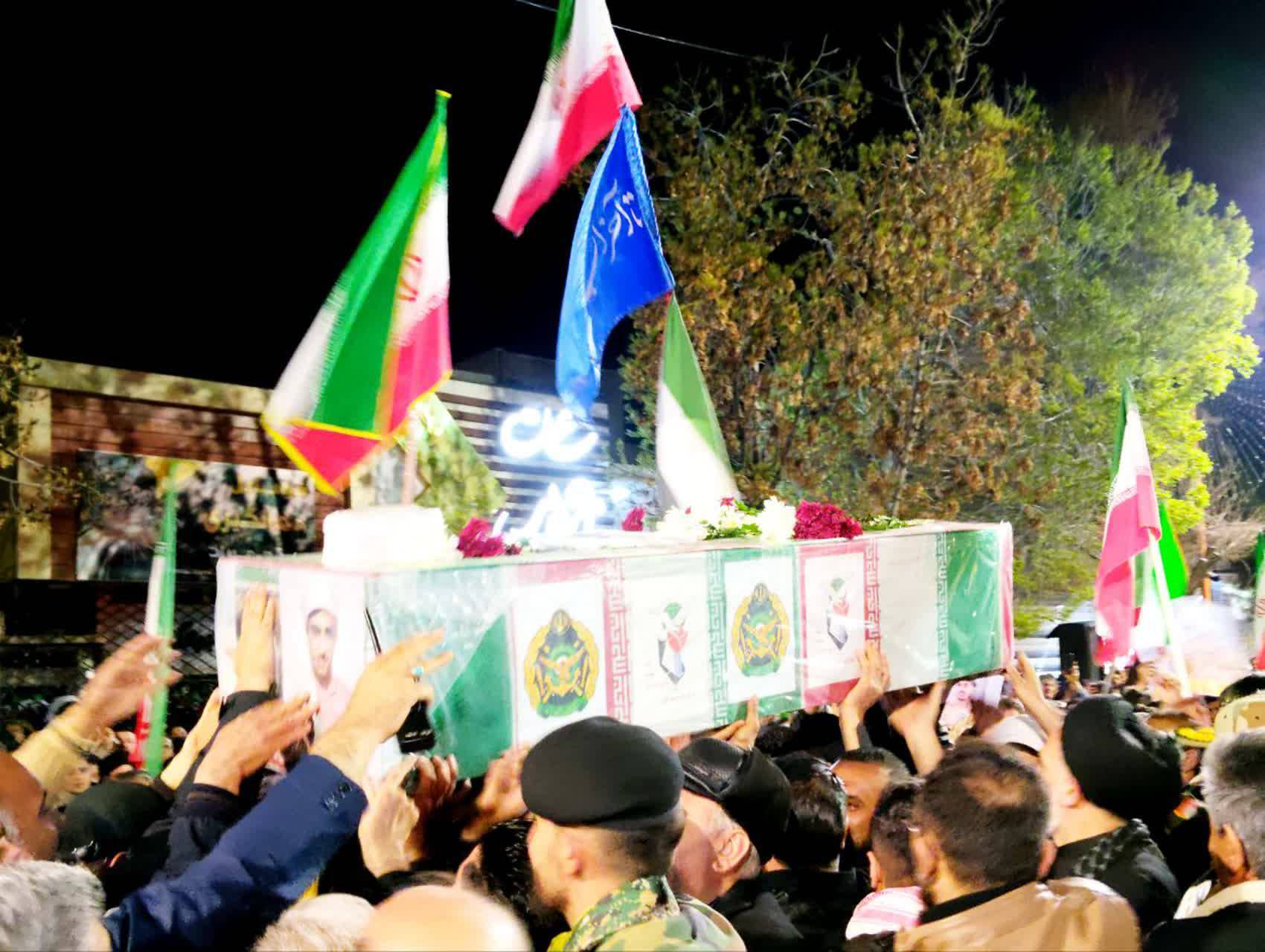 پیکر مطهر شهید یعقوب صمدی مهمان دست&zwnj;های مردم سلماس