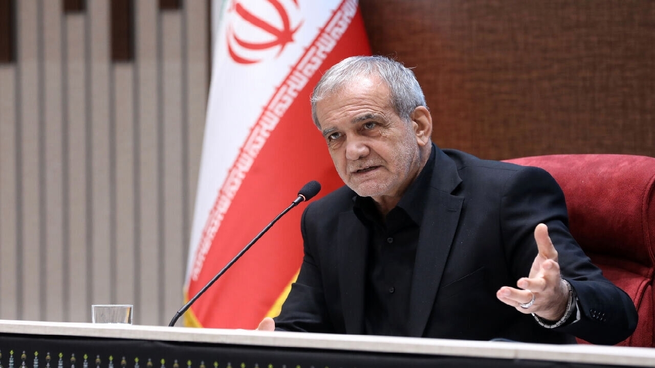 پزشکیان: کادر درمان، ستاره‌های درخشان جنگ بودند
