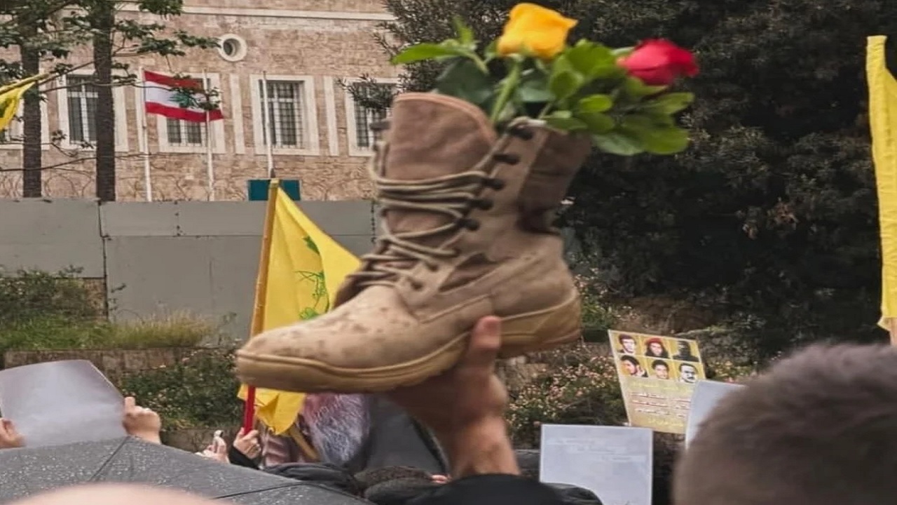 خشم و تظاهرات لبنانی‌ها از مذاکره تحت بمباران