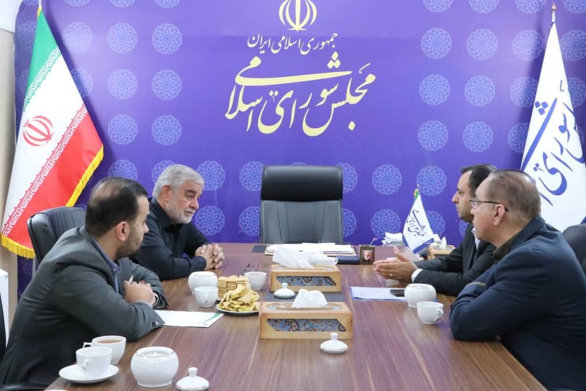باشگاه خبرنگاران -بررسی مسائل تولید گازوئیل و مواد پلیمری استان یزد
