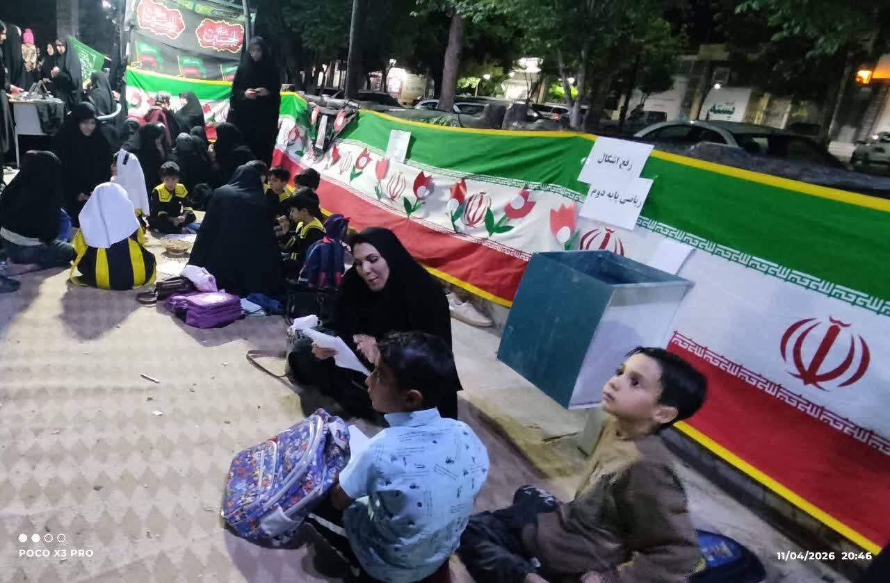 مدرسه در میدان؛ حضور جهادی معلمان کرمان در موکب‌های شبانه