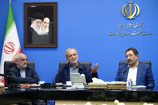 مدیران کشور با روحیه جهادی، کم‌ترین نگرانی را برای مردم رقم زدند/ اصناف و تولیدکنندگان، ستون‌های پایداری اقتصاد در شرایط جنگی بودند