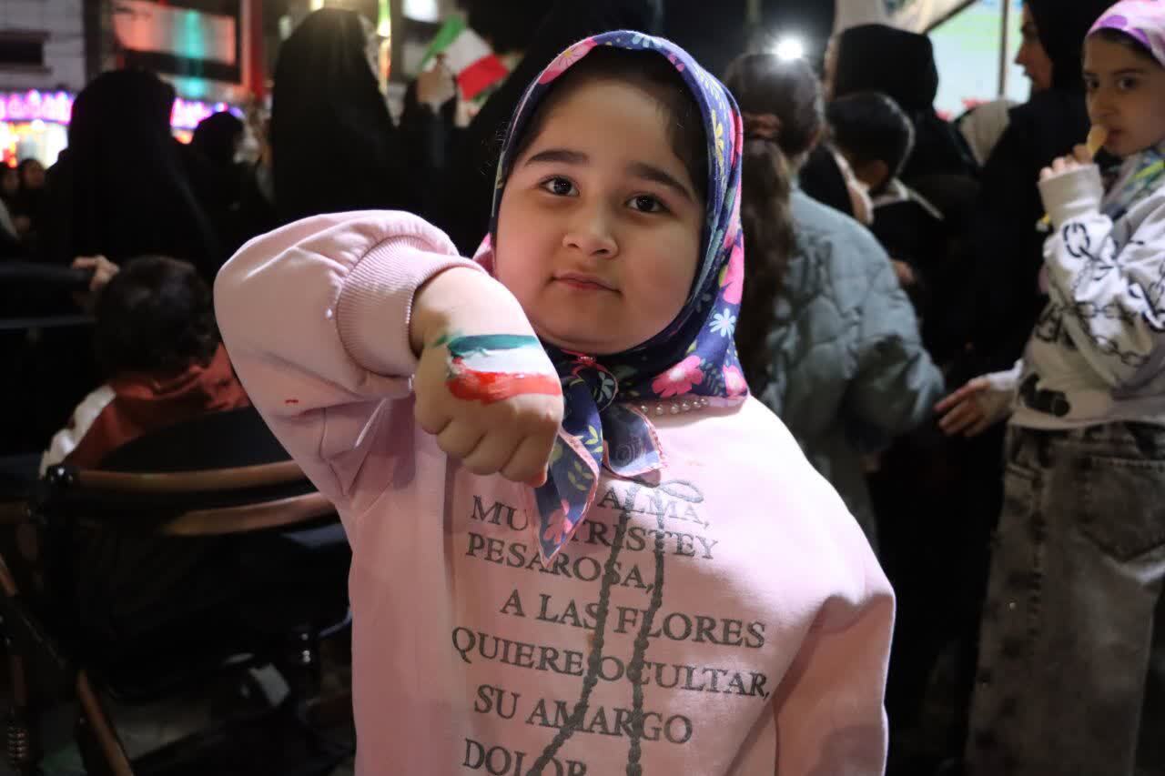 جلوههایی از چهل ودومین اجتماع عظیم مردم انقلابی ماهدشت در حمایت در رهبری جلوههایی از چهل ودومین اجتماع عظیم مردم انقلابی ماهدشت در حمایت در رهبری