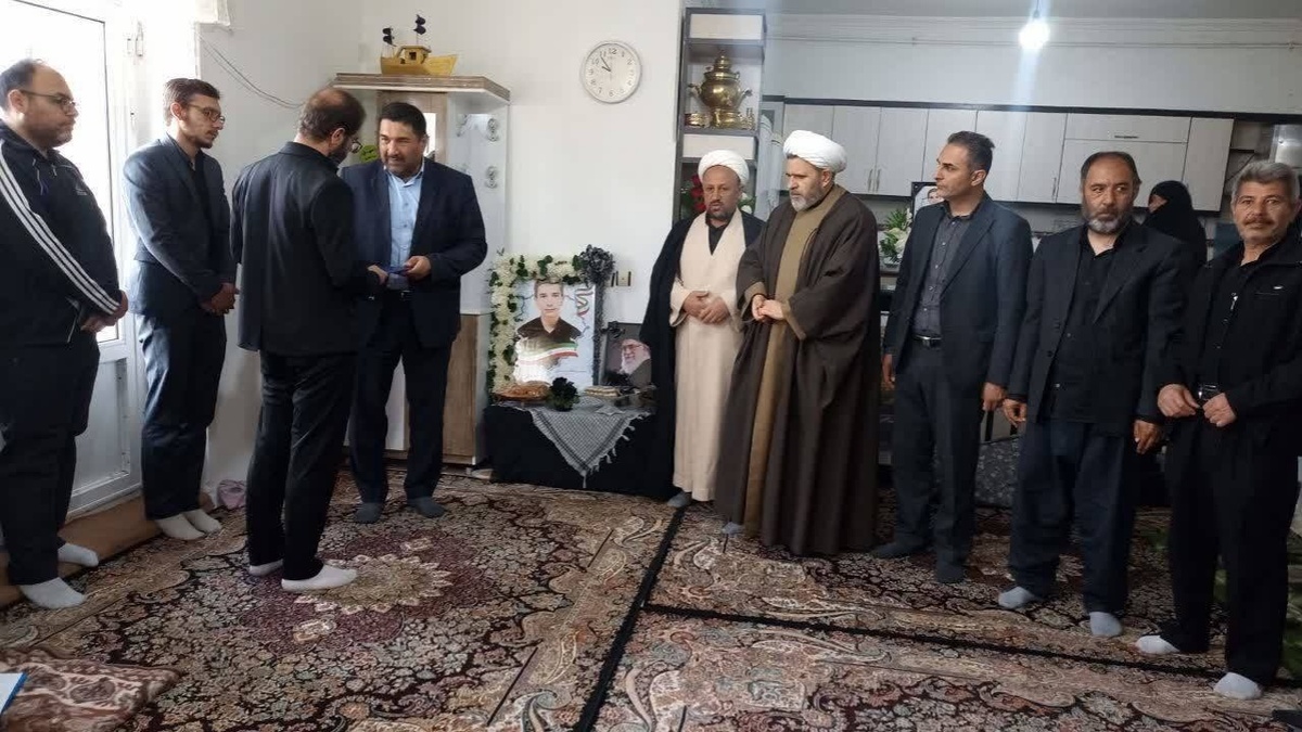 آقایی شبیه به شهدا + فیلم