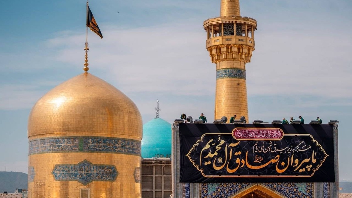 پرچم گنبد حرم امام حسین نو شد + فیلم