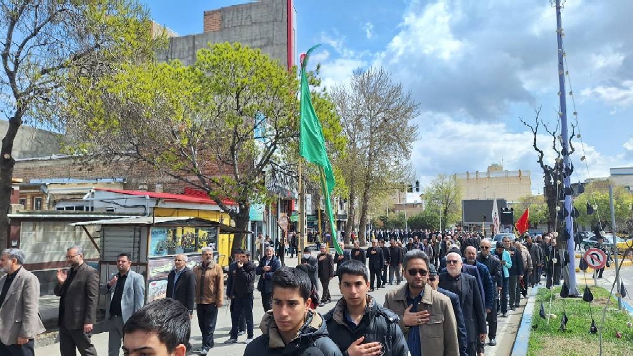 عزاداری خیابانی بمناسبت شهادت امام جعفر صادق (ع) در خوی + فیلم و عکس