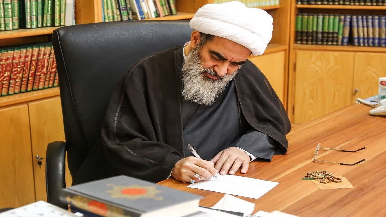 قدردانی آیت الله فاضل لنکرانی از مواضع دینی و انسانی پاپ لئون چهاردهم