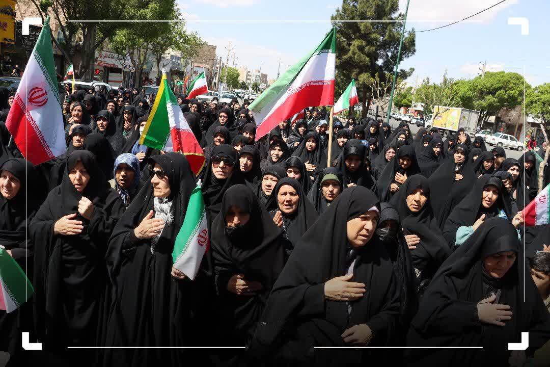 برپایی دسته عزاداری ماهدشتیها در سالروز شهادت امام جعفر صادق (ع) برپایی دسته عزاداری ماهدشتیها در سالروز شهادت امام جعفر صادق (ع)