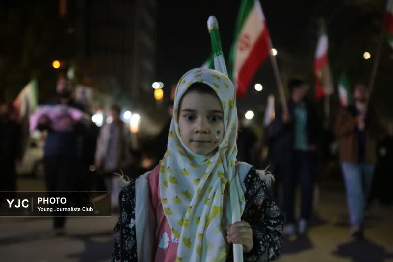 قمی&zwnj;ها تمام قد پای دفاع از میهن + تصاویر