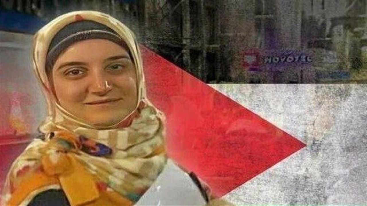 مهدیه اسفندیاری فعال حقوق ملت فلسطین وارد ایران شد