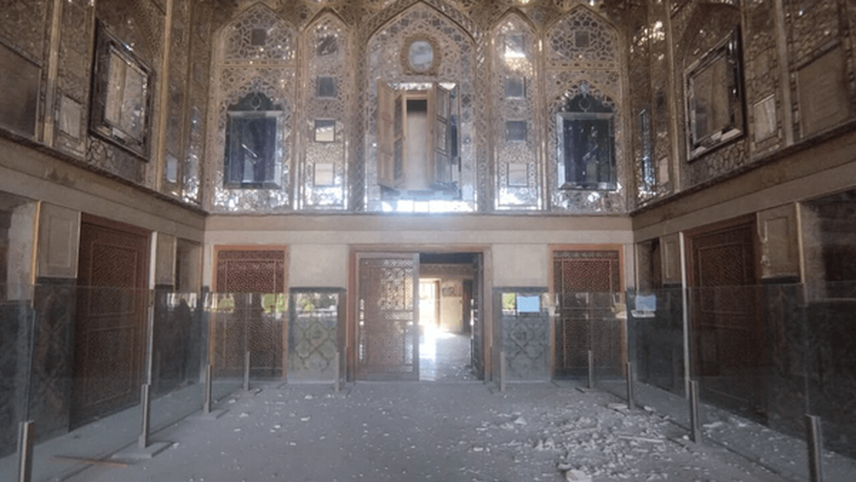 باشگاه خبرنگاران -ریزش تزئینات تاریخی در کاخ‌موزه چهلستون ادامه دارد