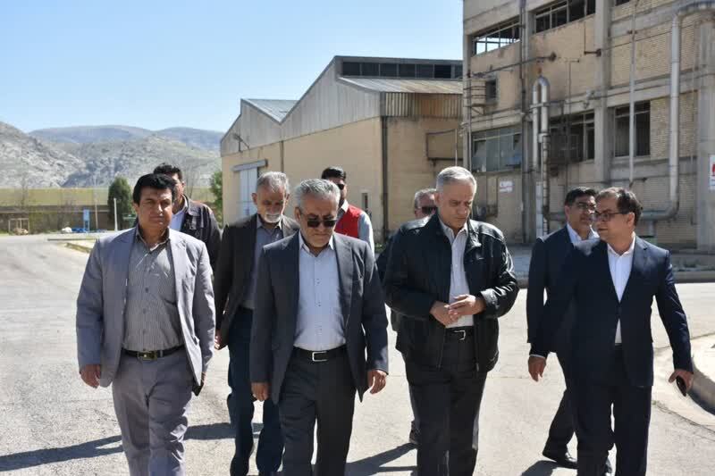 رفع موانع صنایع آسیب‌پذیر فارس اولویت است