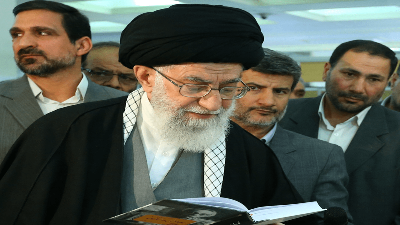 روایت جالب یک نویسنده از توجه رهبر شهید به کتاب و ادبیات