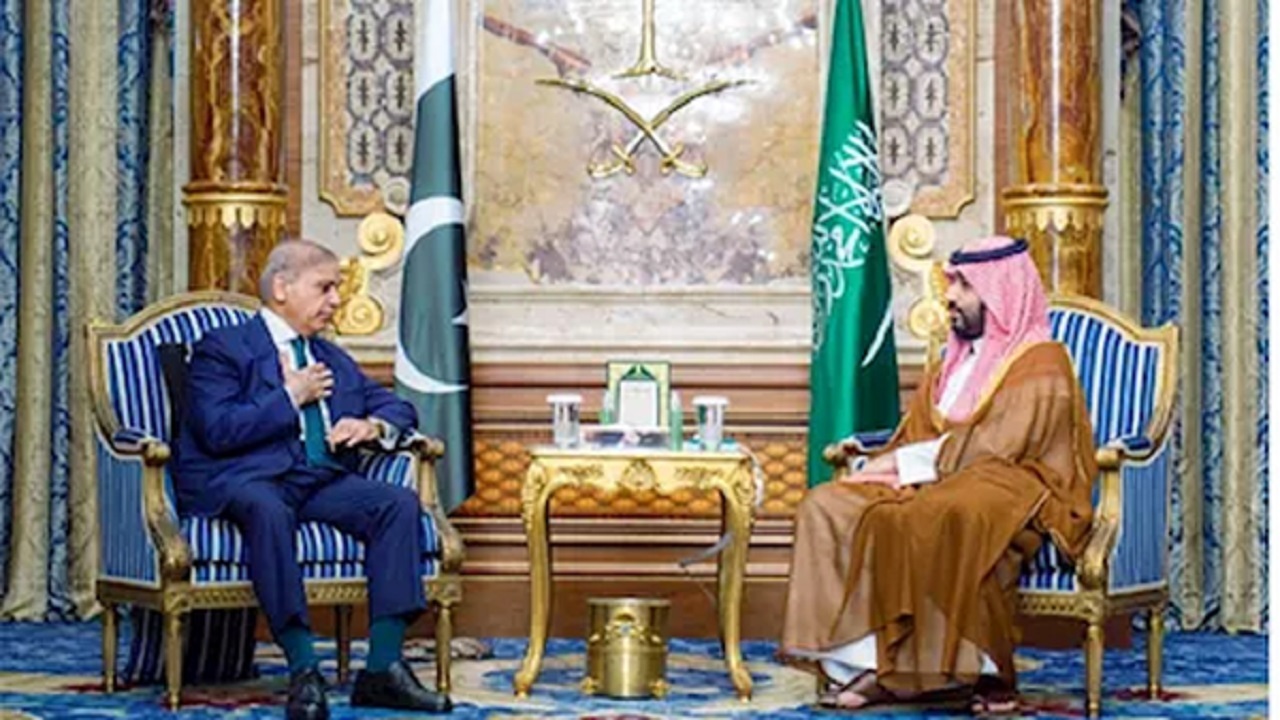 دیدار و رایزنی ولیعهد عربستان و شهباز شریف