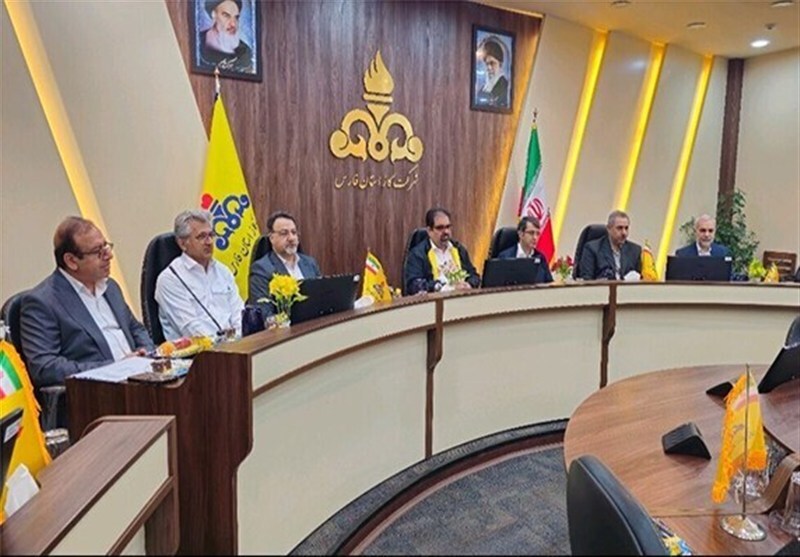 فارس از نظر گستره و اقلیم در مقیاس یک کشور است