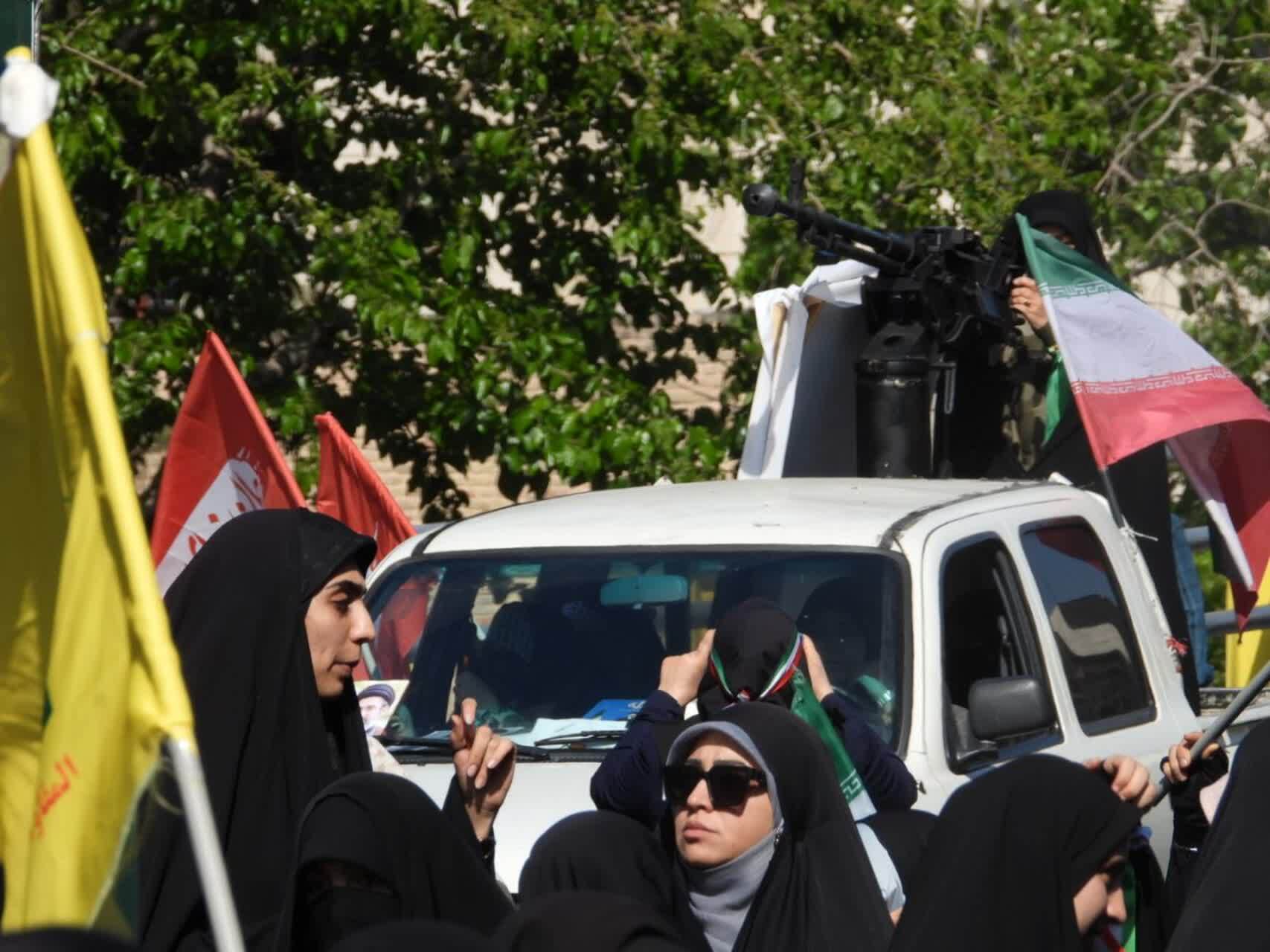 گزارش تصویری از برگزاری مراسم راهپیمایی دختران جانفدای ایران در خیابان انقلاب تهران