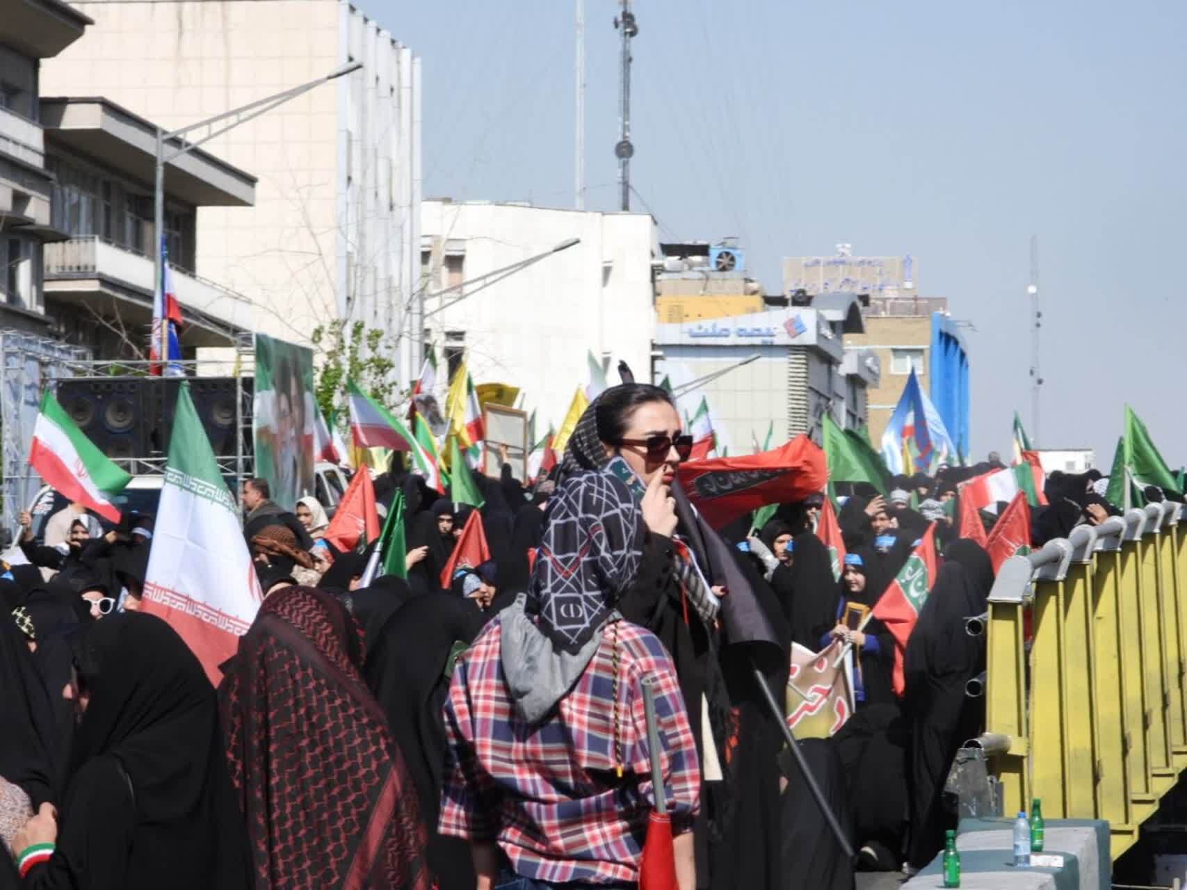 گزارش تصویری از برگزاری مراسم راهپیمایی دختران جانفدای ایران در خیابان انقلاب تهران