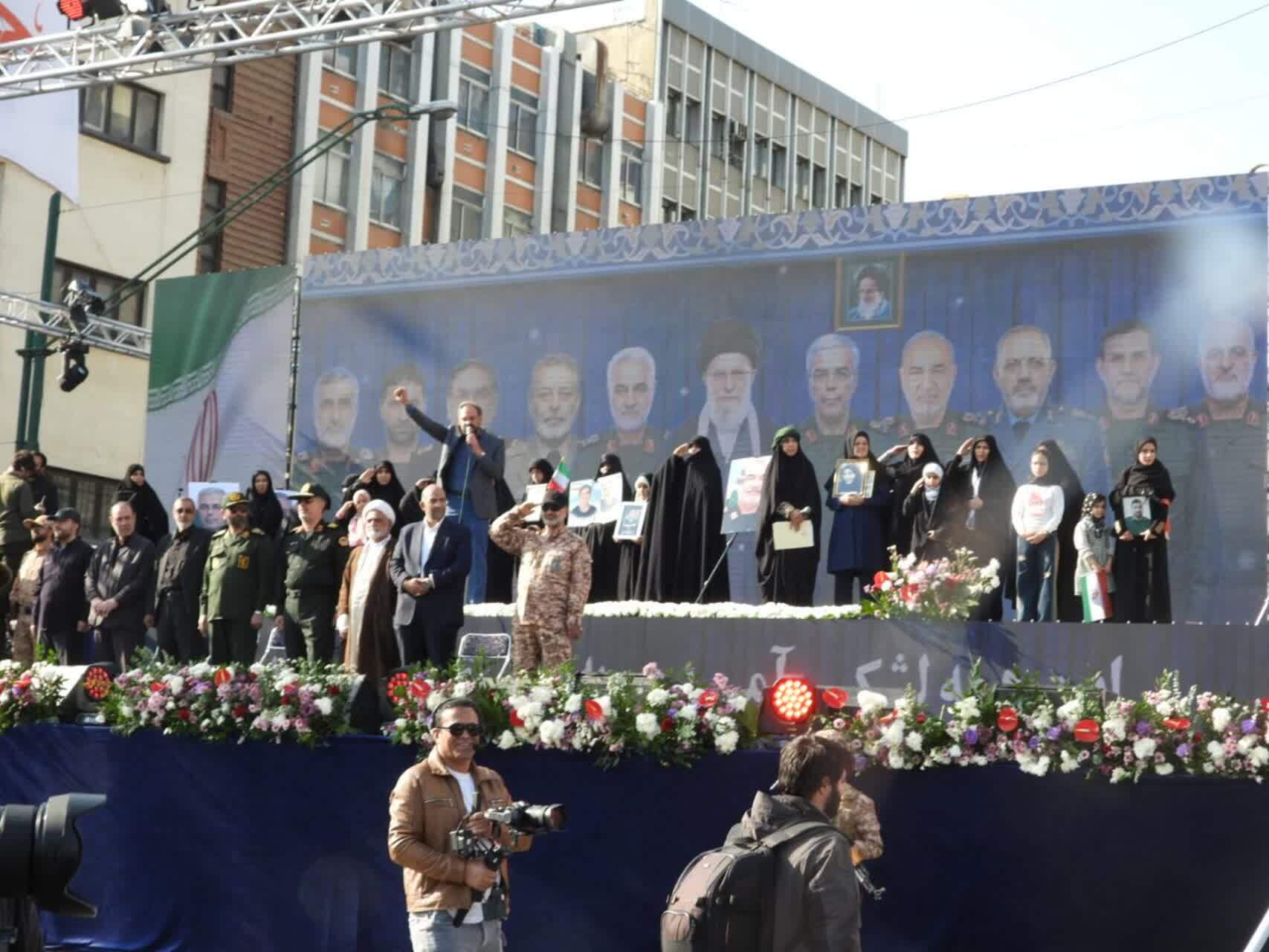 گزارش تصویری از برگزاری مراسم راهپیمایی دختران جانفدای ایران در خیابان انقلاب تهران