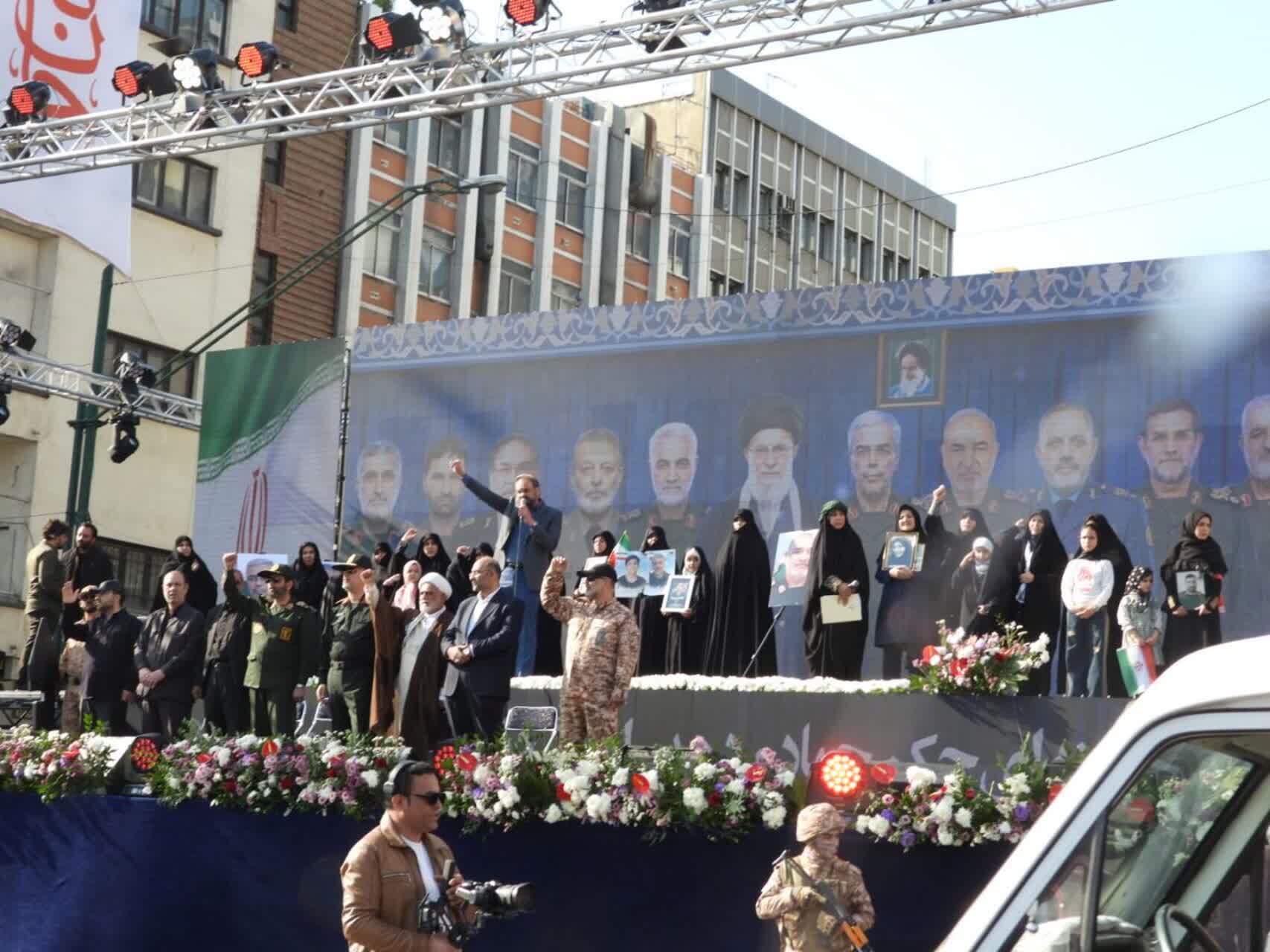 گزارش تصویری از برگزاری مراسم راهپیمایی دختران جانفدای ایران در خیابان انقلاب تهران