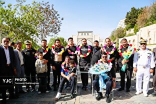 استقبال از قهرمانان ناو شکن دنا و مدافعان خلیج فارس در شیراز