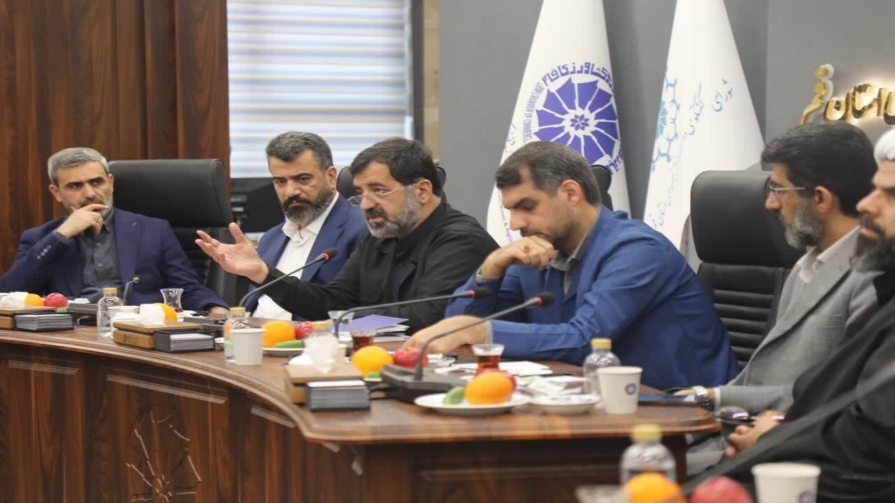 تاکید استاندار قم بر نقش موثر مردم در تابستان بدون خاموشی برای صنایع