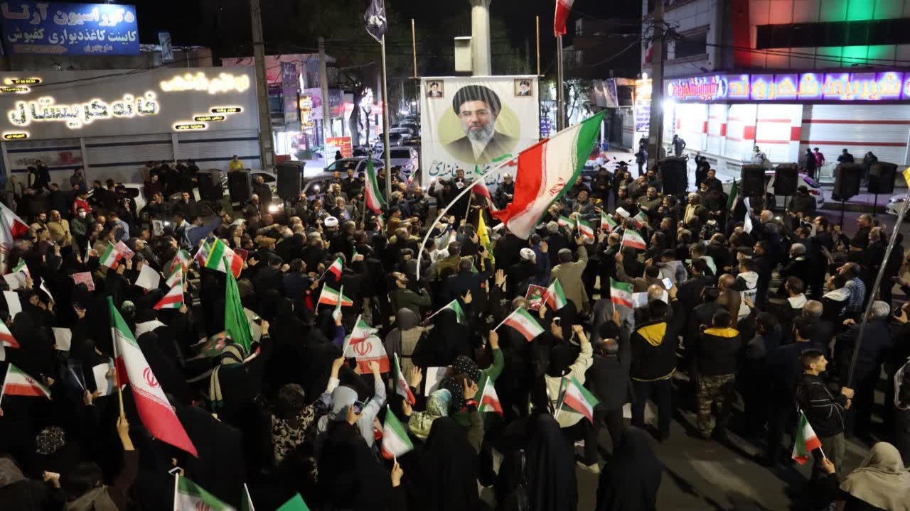 جلوه‌هایی از بیست ودومین اجتماع عظیم مردم انقلابی ماهدشت برای شهادت رهبر انقلاب اسلامی + عکس