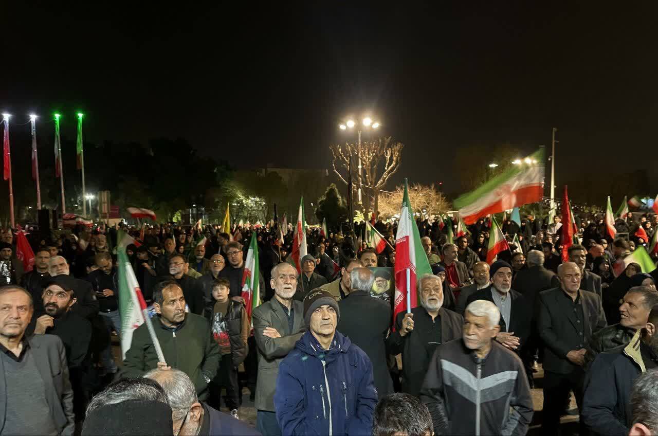 تصاویری از تجدید بیعت مردم انقلابی شهرک دولت آباد شهرری با سومین رهبر انقلاب