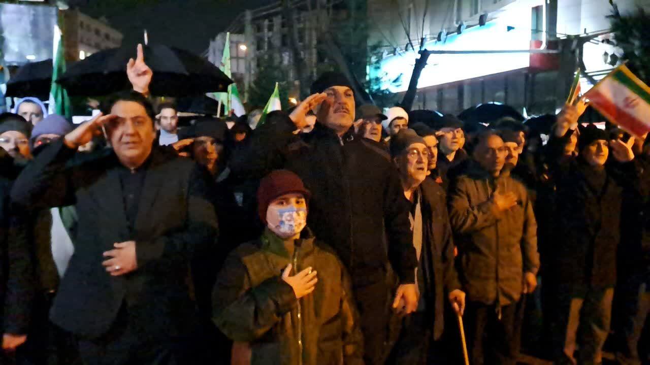 اجتماع بزرگ مردم انقلابی خوی در خونخواهی رهبر شهید وبیعت با رهبر معظم انقلاب اجتماع بزرگ مردم انقلابی خوی در خونخواهی رهبر شهید وبیعت با رهبر معظم انقلاب