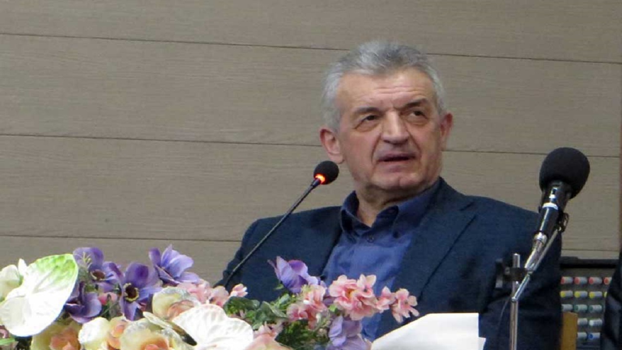 ابراز همبستگی مربی صربستانی والیبال با ایران + عکس