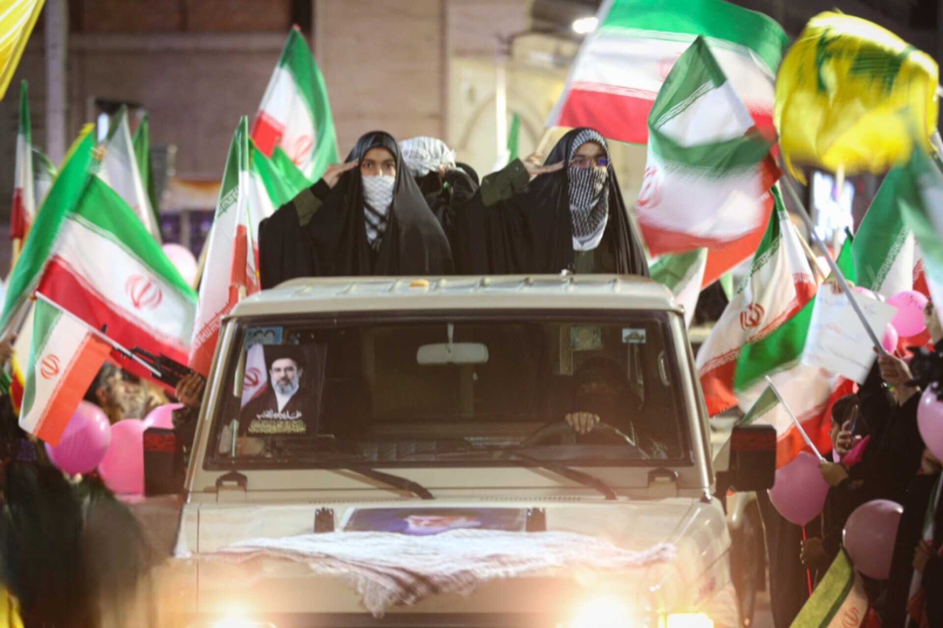 وقتی دختران حاج قاسم، تاریخ را از نو مینویسند + تصاویر وقتی دختران حاج قاسم، تاریخ را از نو مینویسند + تصاویر