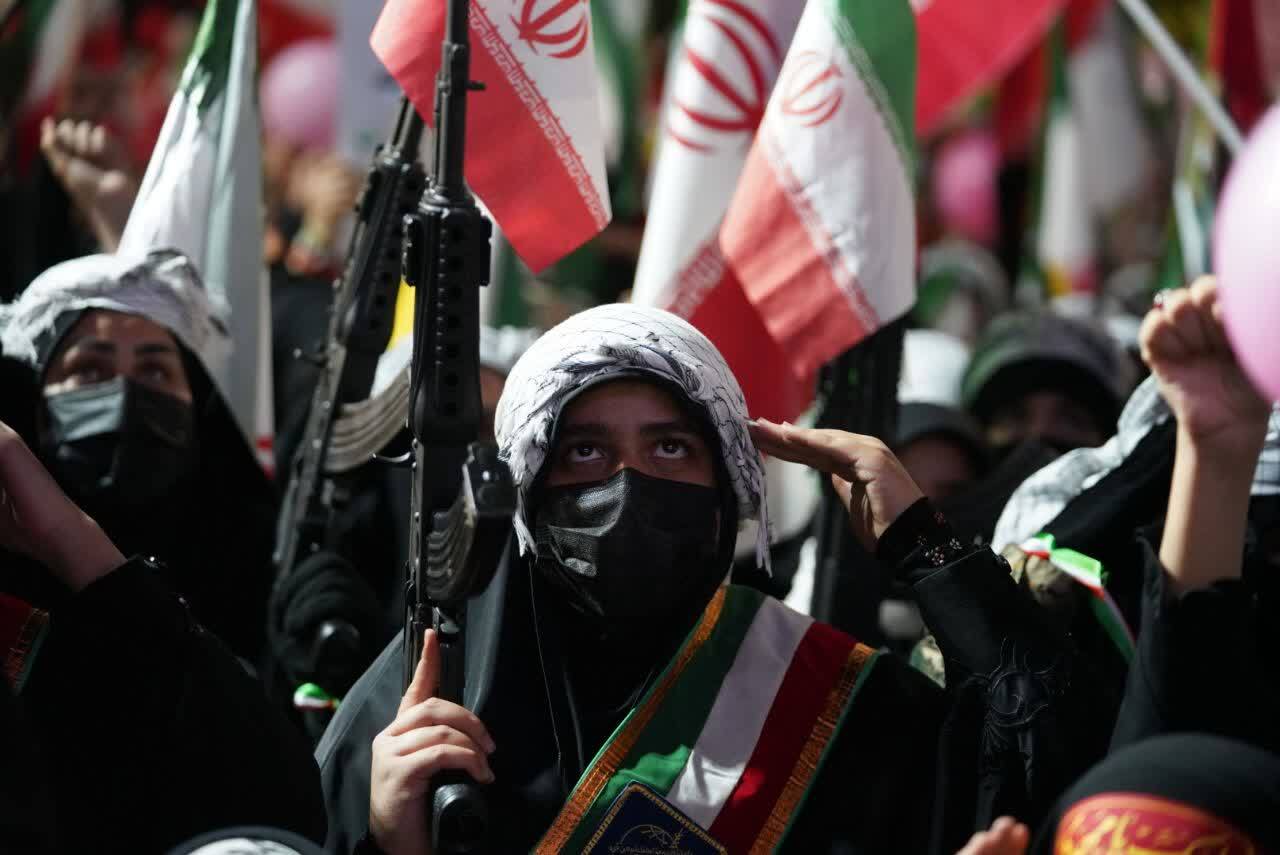 وقتی دختران حاج قاسم، تاریخ را از نو مینویسند + تصاویر وقتی دختران حاج قاسم، تاریخ را از نو مینویسند + تصاویر