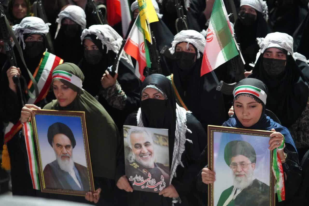 وقتی دختران حاج قاسم، تاریخ را از نو مینویسند + تصاویر وقتی دختران حاج قاسم، تاریخ را از نو مینویسند + تصاویر