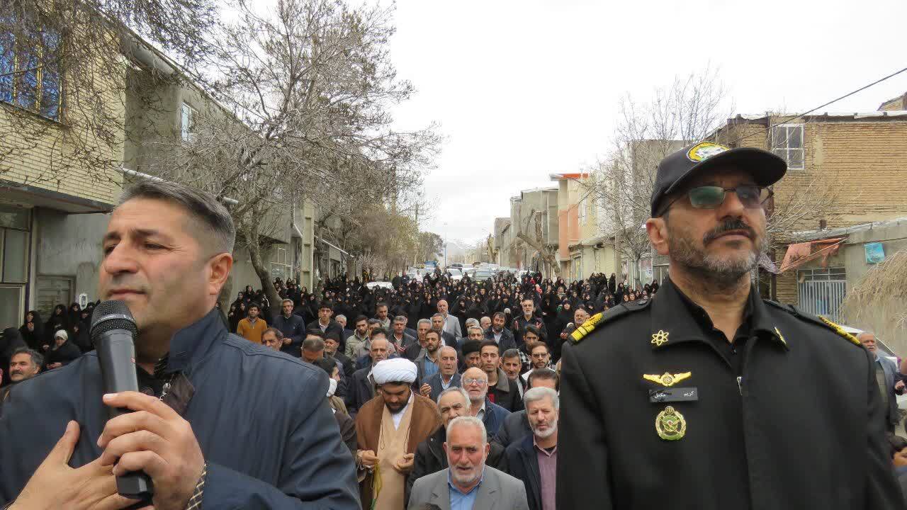 مراسم استقبال از سرافرازان ناو دنا در هریس
