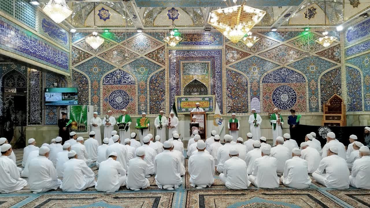عطرافشانی حرم سیدجلال الدین اشرف به مناسبت دهه کرامت