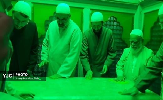 عطرافشانی حرم سیدجلال الدین اشرف به مناسبت دهه کرامت در آستانه اشرفیه