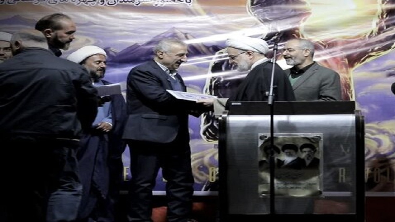 تجلیل از «علی قیسوندی»؛ شاعر کامیارانی به عنوان چهره هنر انقلاب کردستان