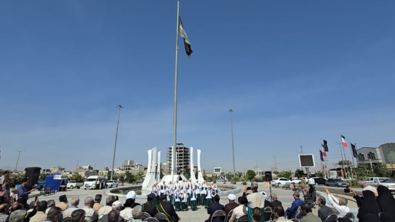 بیرق سبز رضوی در سیستان و بلوچستان به اهتزاز درآمد
