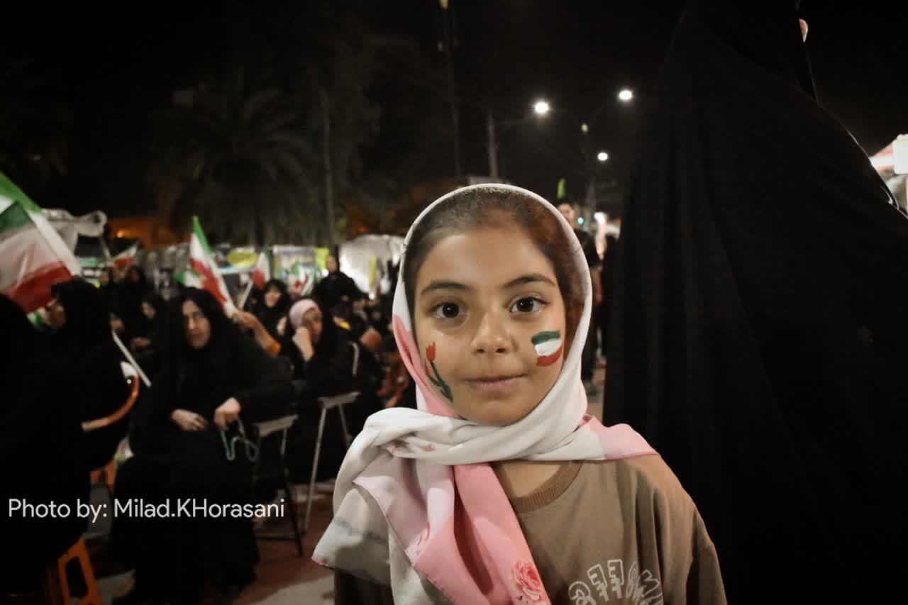 پنجاهمین شب میدان داری مردم بهبهان با حضور دختران انقلاب