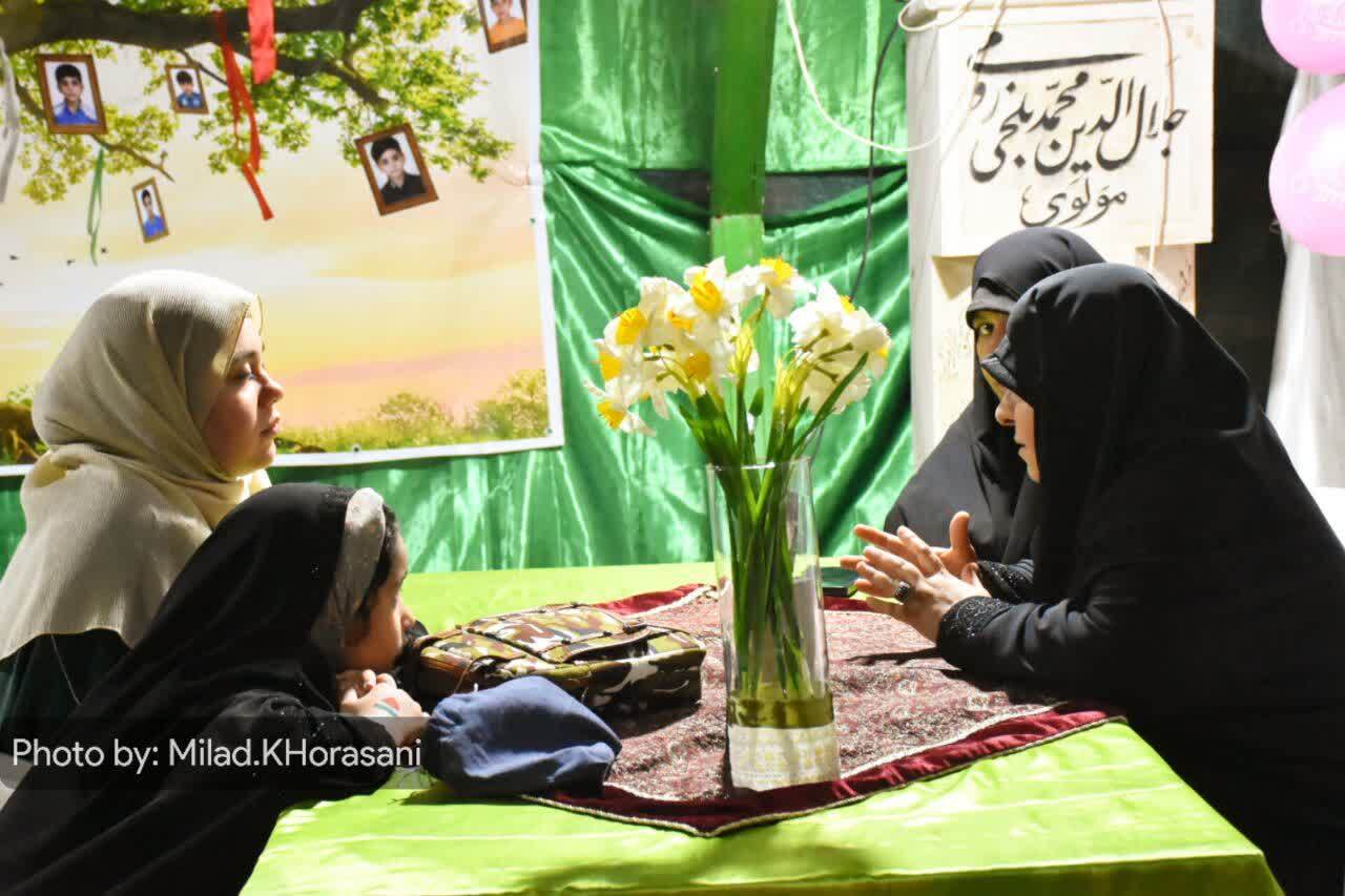 پنجاهمین شب میدان داری مردم بهبهان با حضور دختران انقلاب
