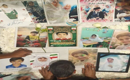 حضور خانواده شهدای میناب در مسجد مقدس جمکران؛ استقبال پرشور و اقامه نماز به امامت تولیت آستان