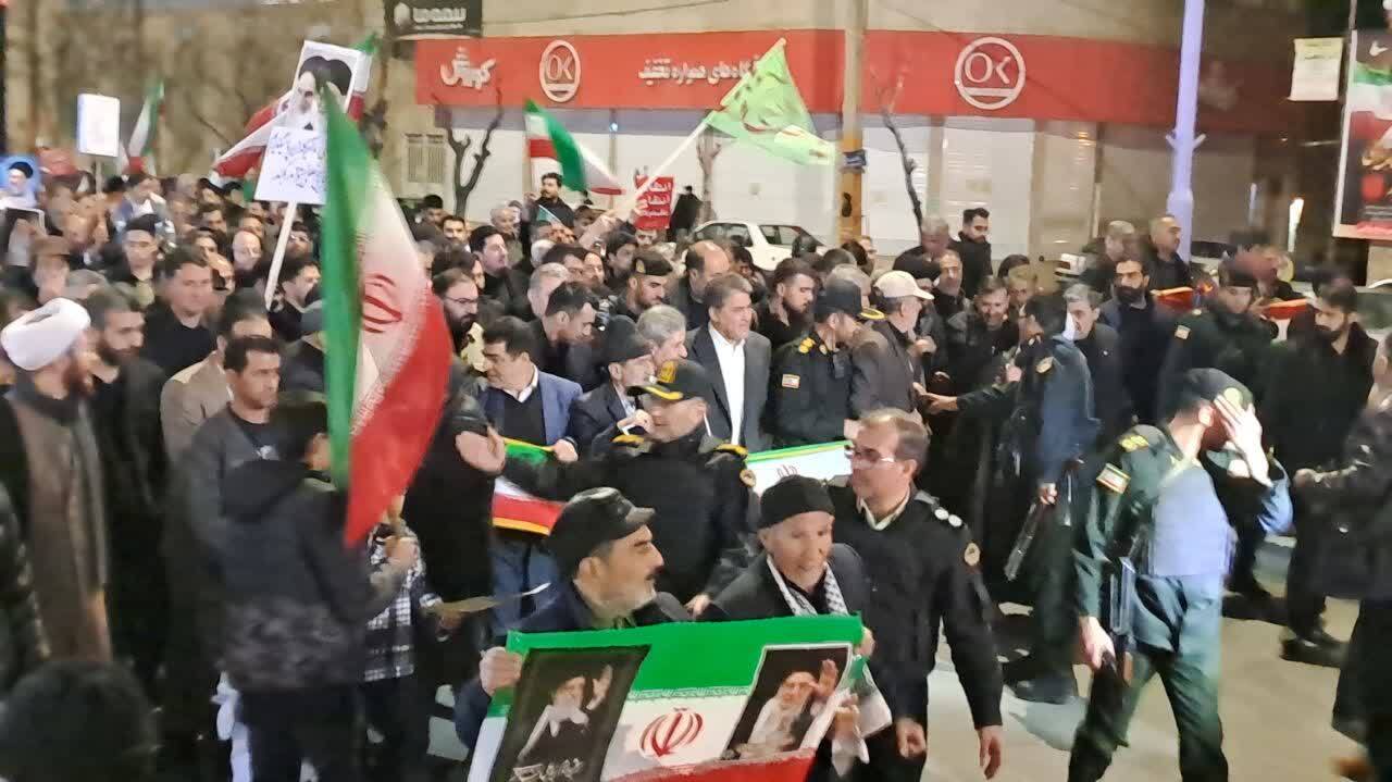 تجدید بیعت شبانه خوی&zwnj;ها در حمایت از مقام معظم رهبری