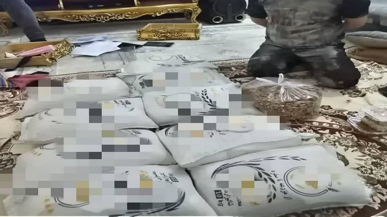 سارق مغازه‌های قم در کانال کولر دستگیر شد