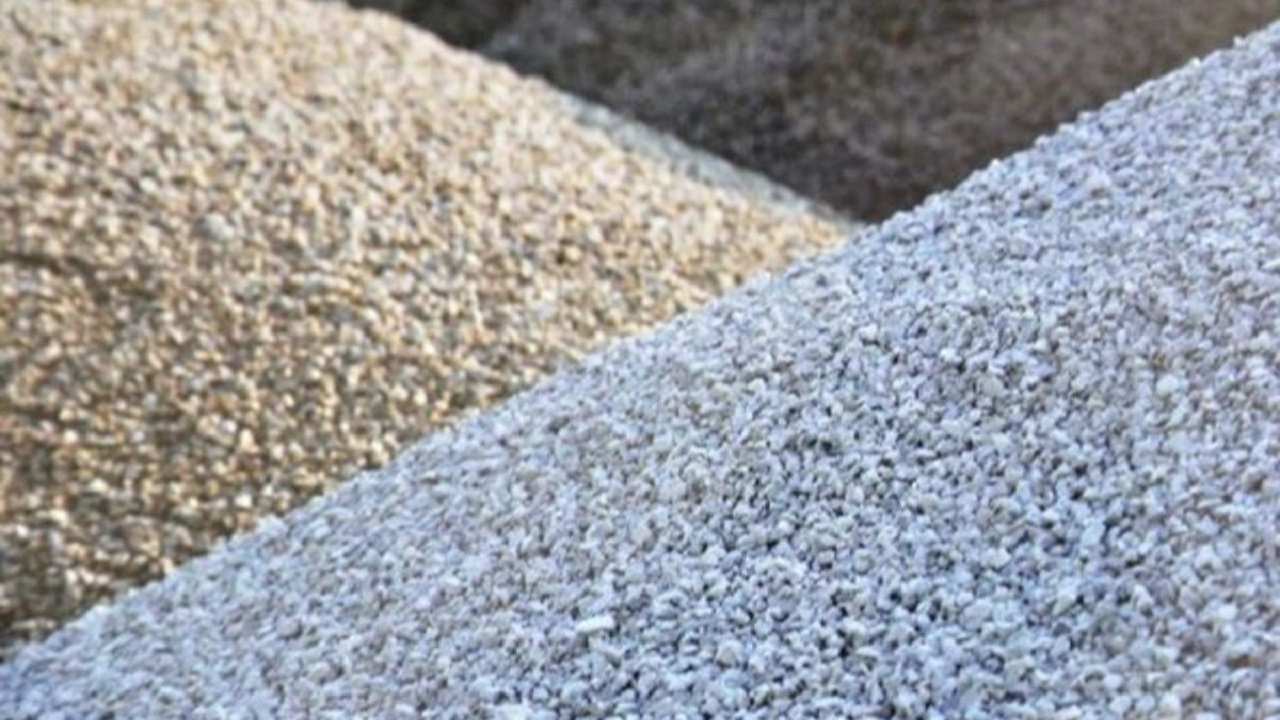 توقیف یک محموله میلیاردی شن و ماسه غیرمجاز در انزلی