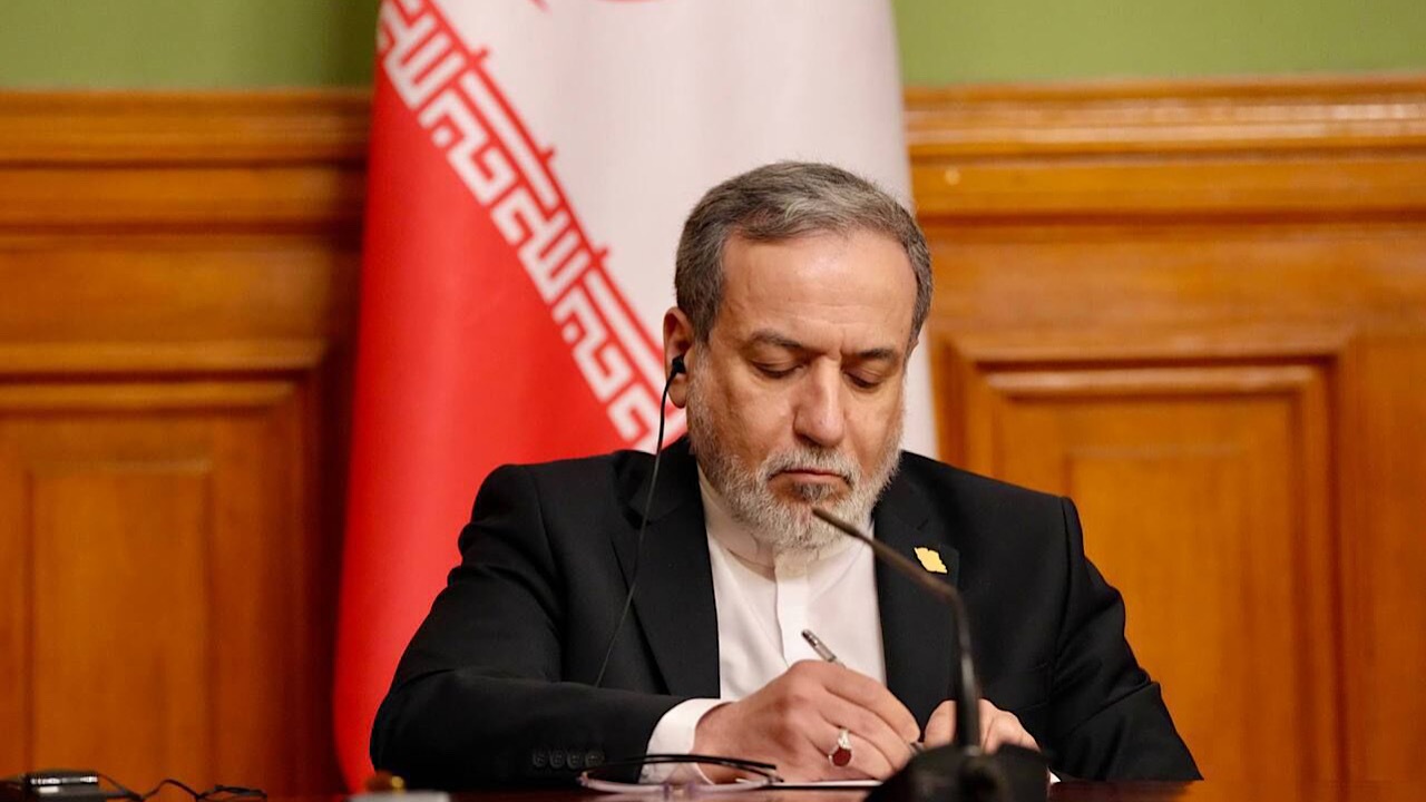 عراقچی انتصاب ذوالقدر به عنوان دبیر شورای عالی امنیت ملی را تبریک گفت