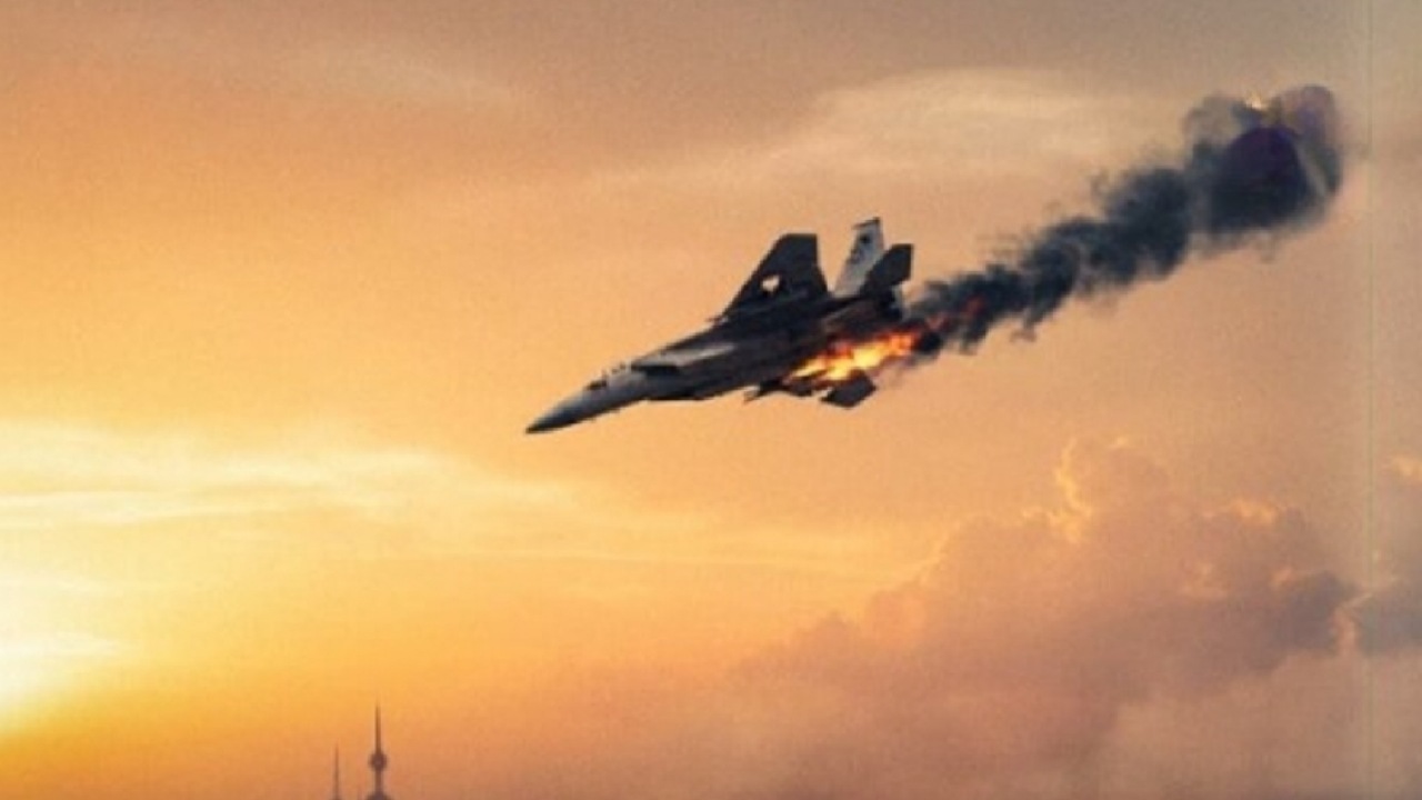 یک فروند هواپیمای F-18 ارتش تروریستی آمریکا مورد اصابت دقیق قرار گرفت