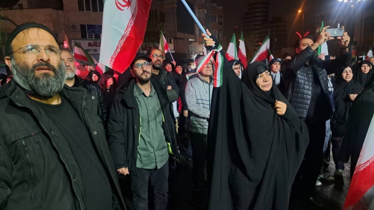 نبض وحدت در میدان جمهوری؛ حضور گسترده مردم در وداع قهرمان وطن